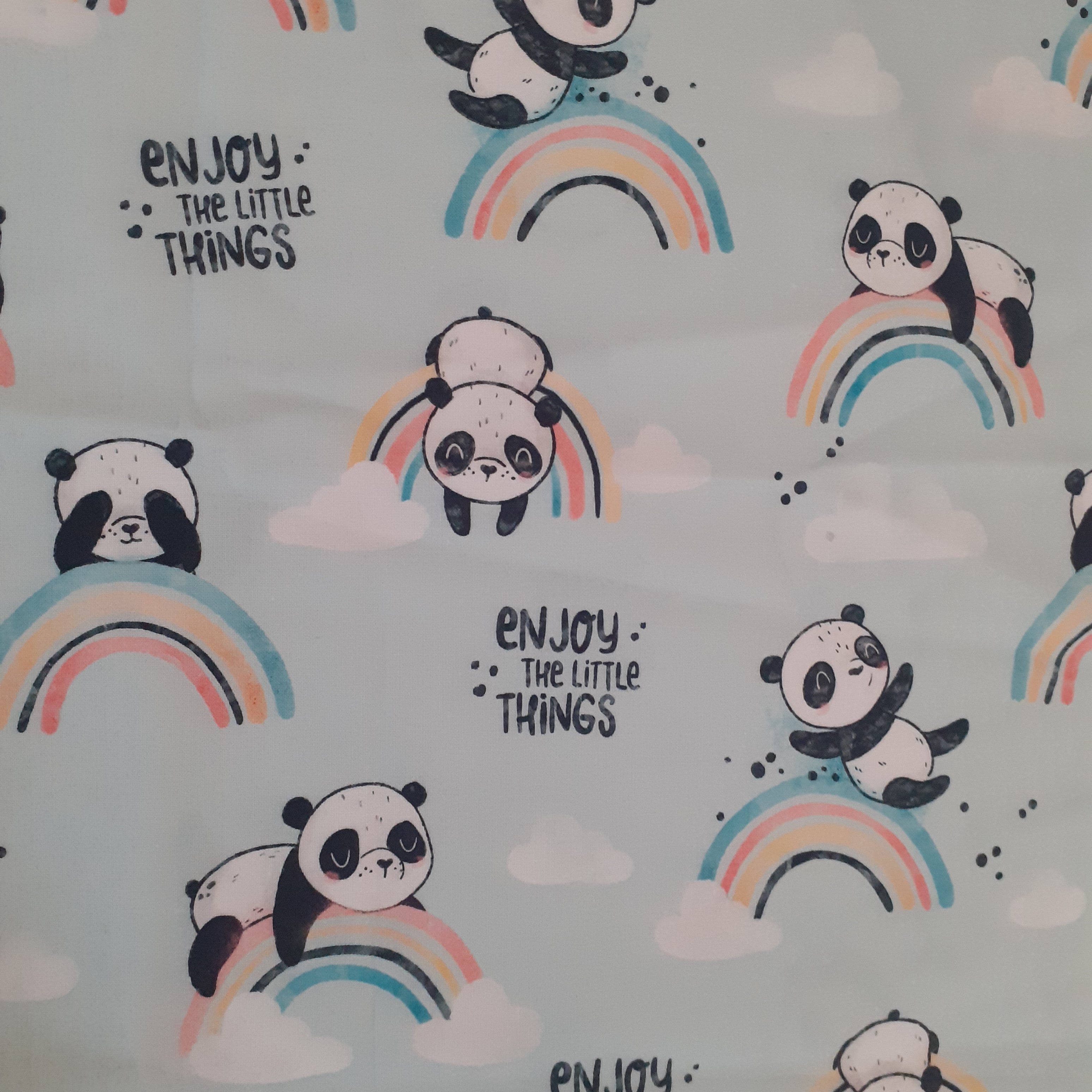 Le bavoir panda bleu